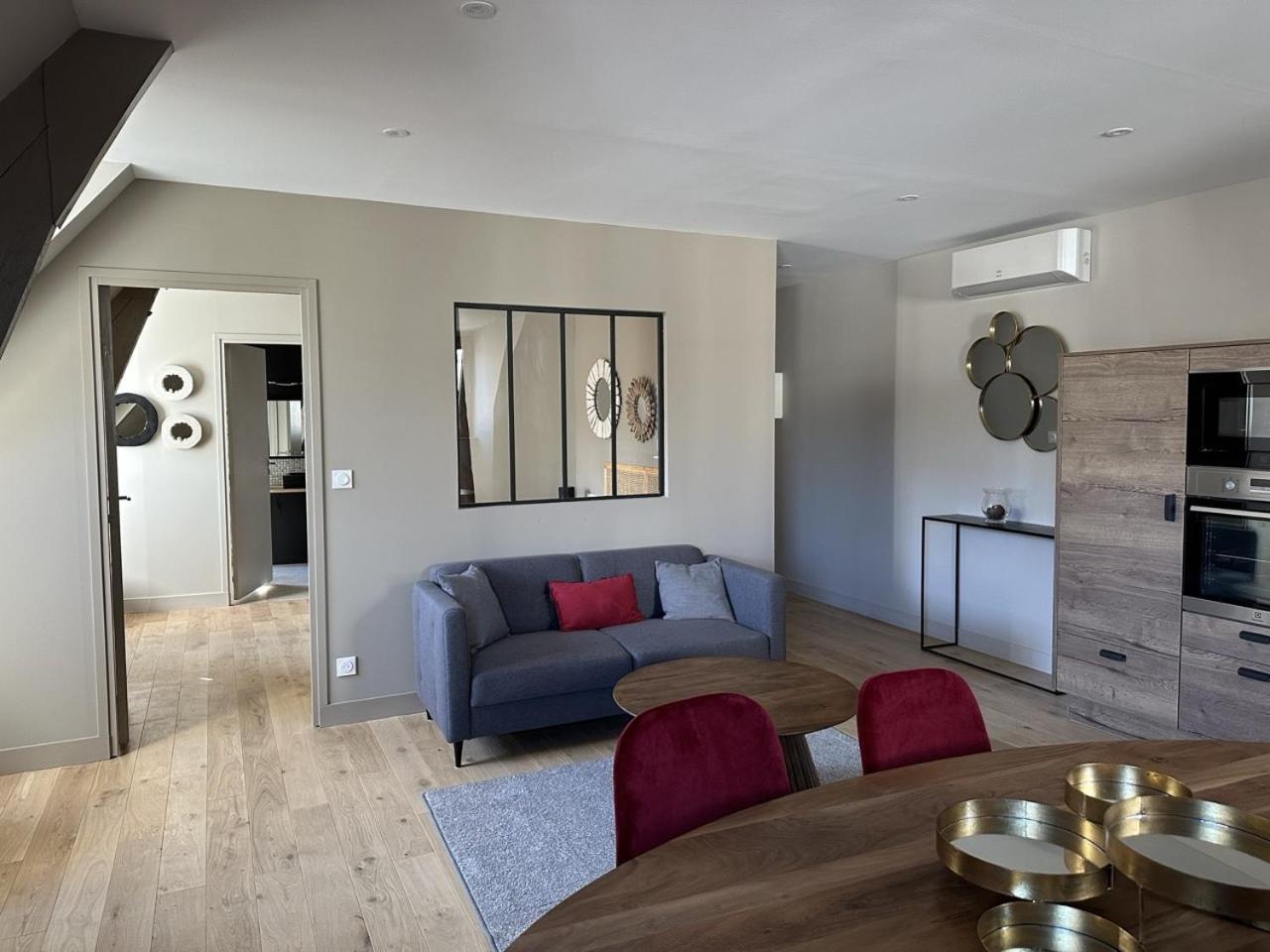 Les Suites Gueguen Chablis Rum bild