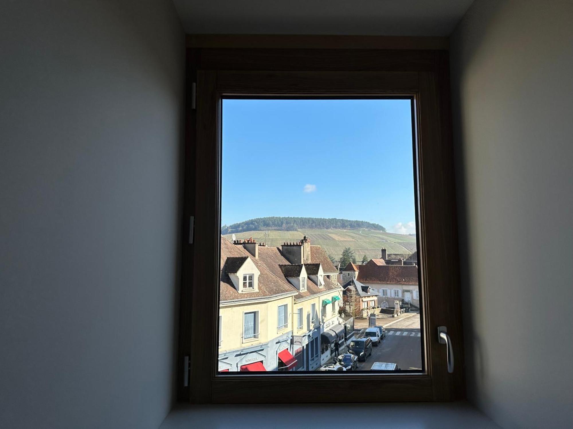 Les Suites Gueguen Chablis Exteriör bild