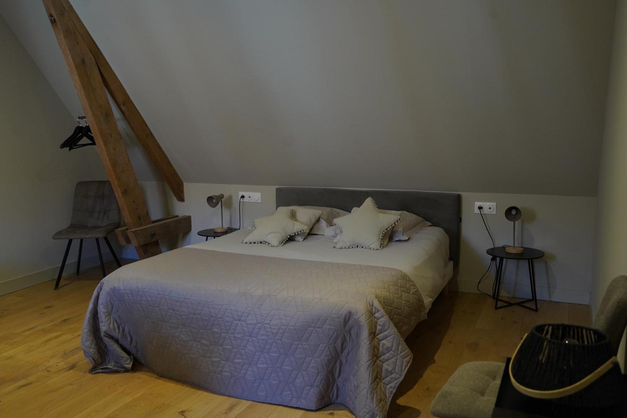Les Suites Gueguen Chablis Exteriör bild