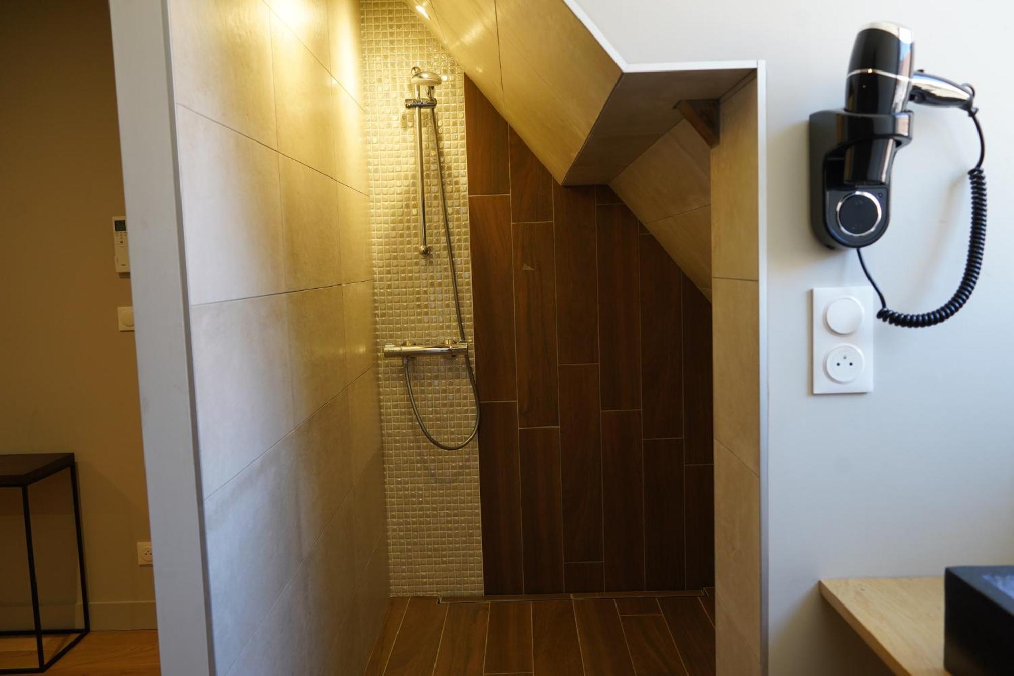 Les Suites Gueguen Chablis Exteriör bild